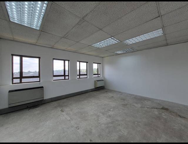 320M² OFFICE TO LET IN HYDE PARK
